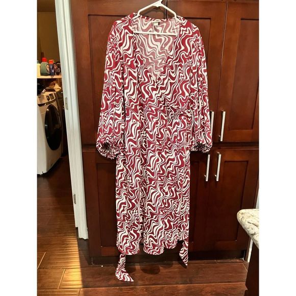 Ava & Viv Red/White Swirl Cross Front Dress 4X! - Picture 3 of 8